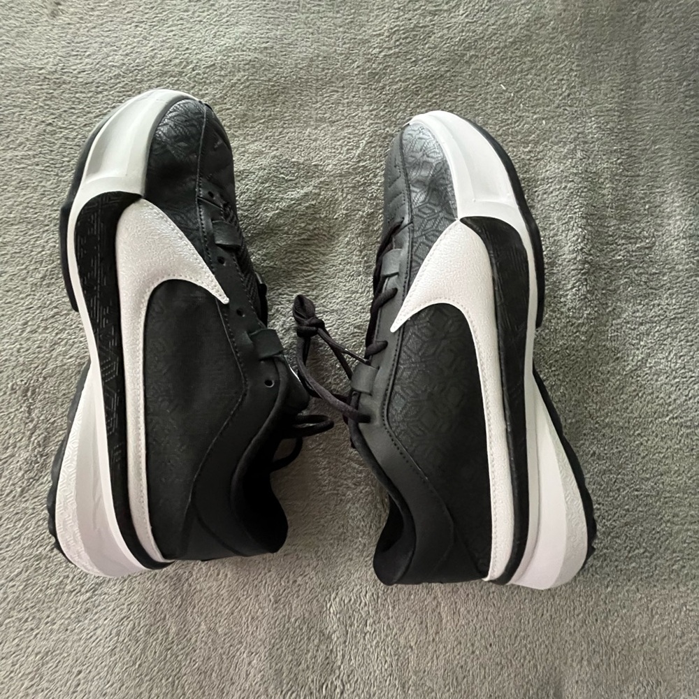 Black Court Shoes Nike Brand New White Detailing